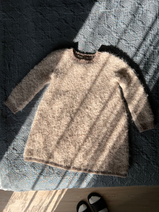 Bērnu kleita "Lācītis" Latviešu valodā