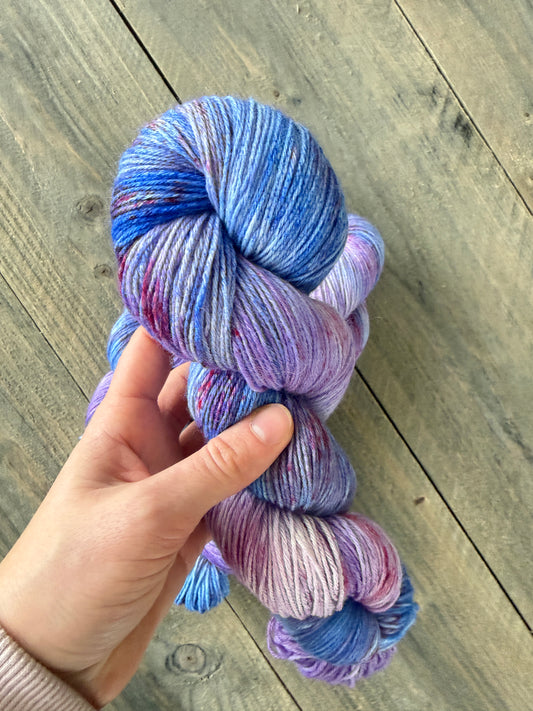 Hand Dyed yarn by Stoncusknit