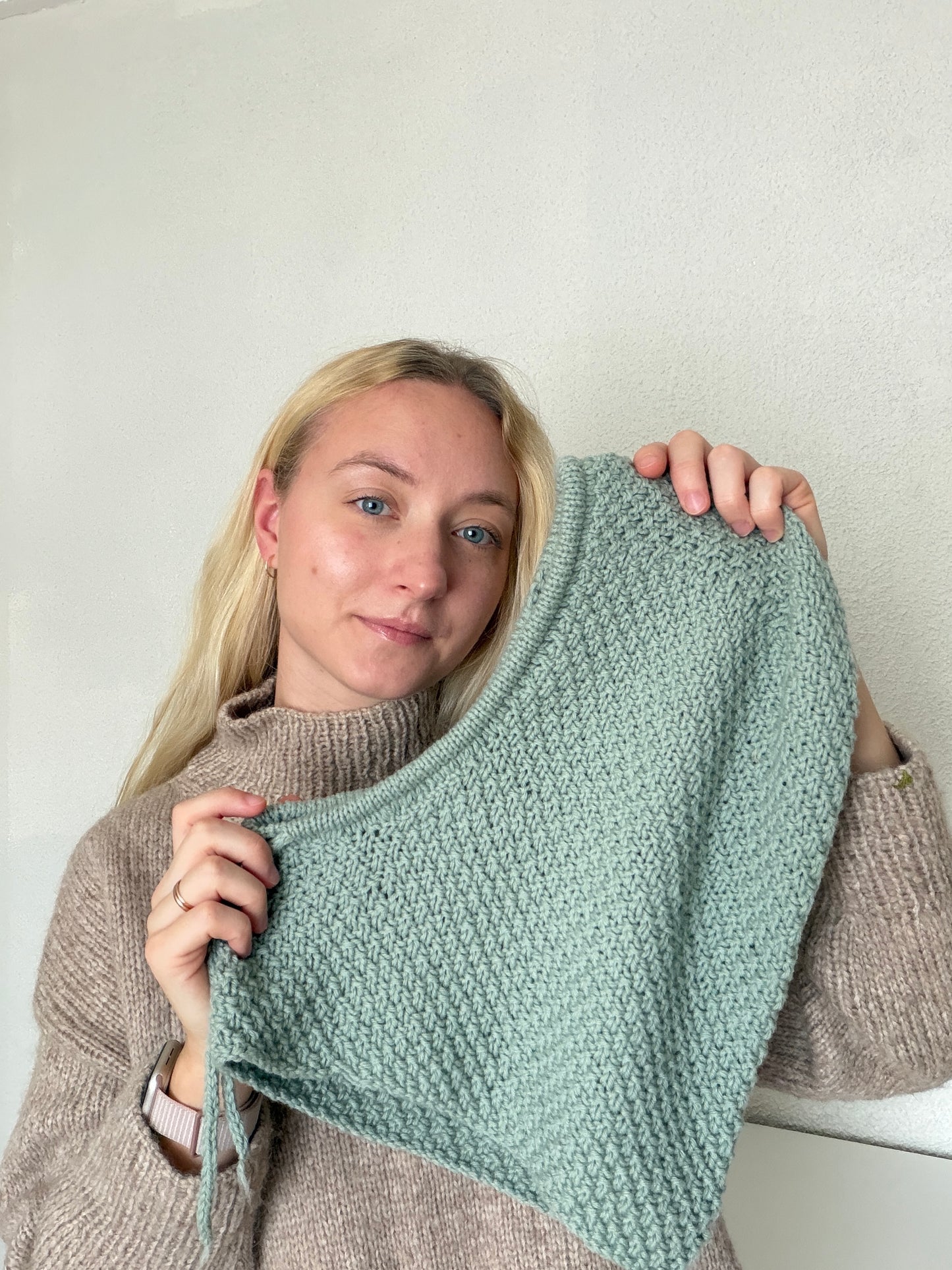 Balaklāva "Pērle" Latviešu valodā