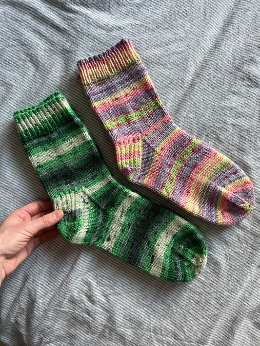 Zeķes "DIVI" Latviešu valodā