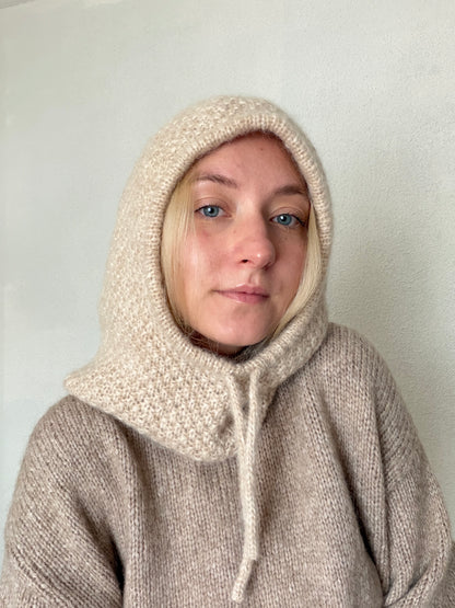 Balaklāva "Pērle" Latviešu valodā