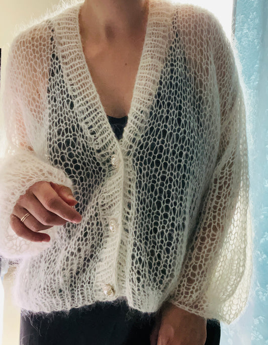 Jaka "Aura" Latviešu valodā