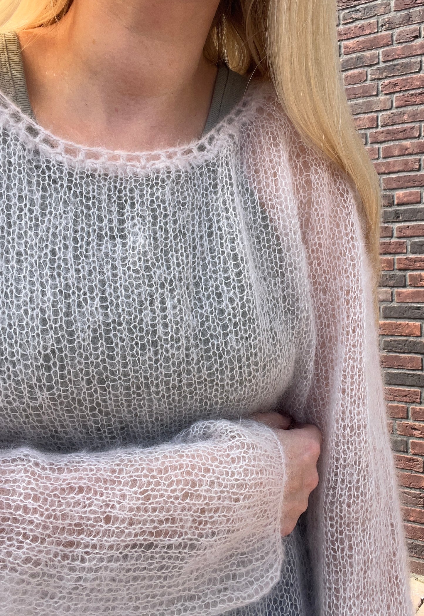 Džemperis "Gaisīgums" Latviešu valodā